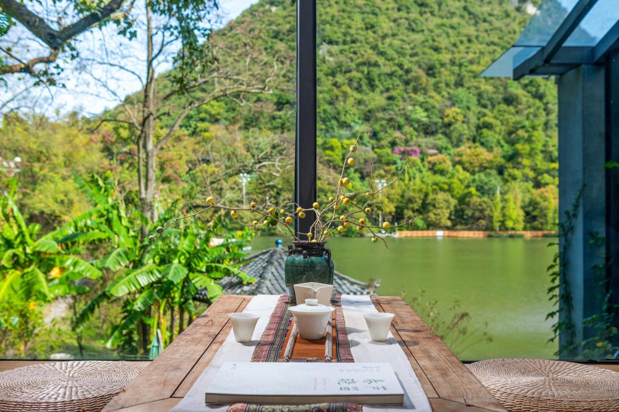 Guilin Heshe Lakeside Resort-Free Pick Up Service Stay Two Nights Exteriör bild
