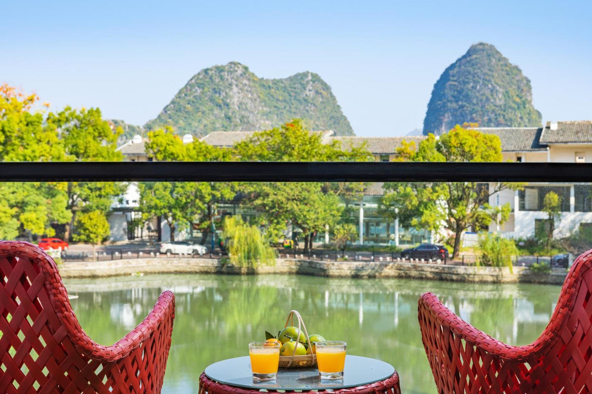 Guilin Heshe Lakeside Resort-Free Pick Up Service Stay Two Nights Exteriör bild