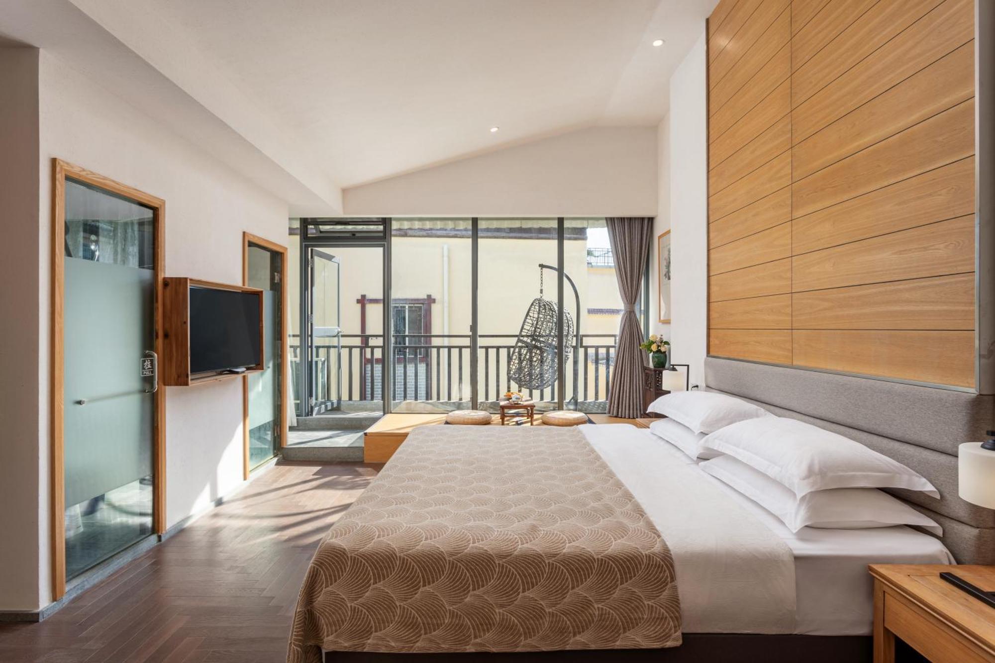 Guilin Heshe Lakeside Resort-Free Pick Up Service Stay Two Nights Exteriör bild