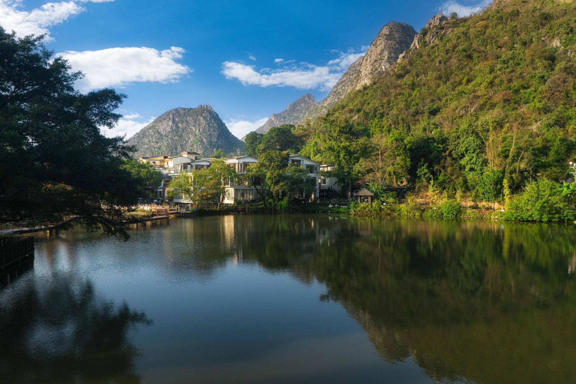 Guilin Heshe Lakeside Resort-Free Pick Up Service Stay Two Nights Exteriör bild