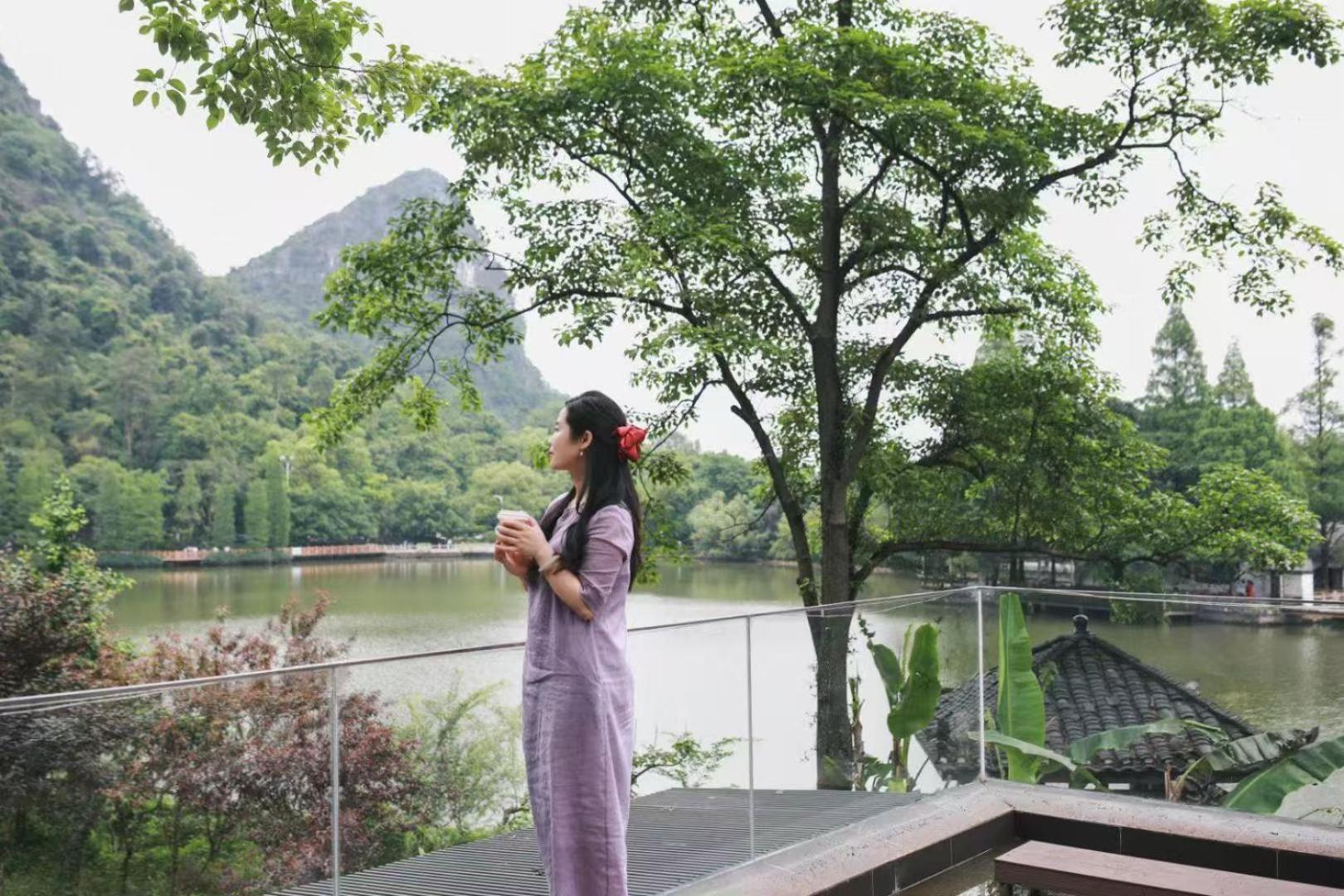 Guilin Heshe Lakeside Resort-Free Pick Up Service Stay Two Nights Exteriör bild