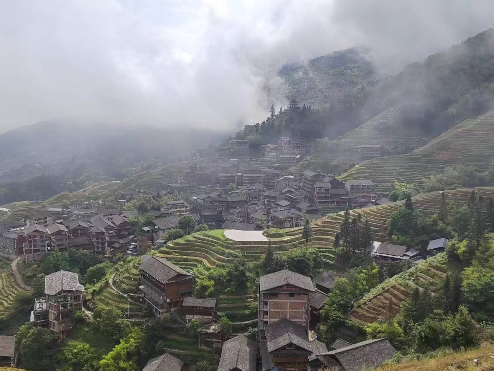 Guilin Heshe Lakeside Resort-Free Pick Up Service Stay Two Nights Exteriör bild