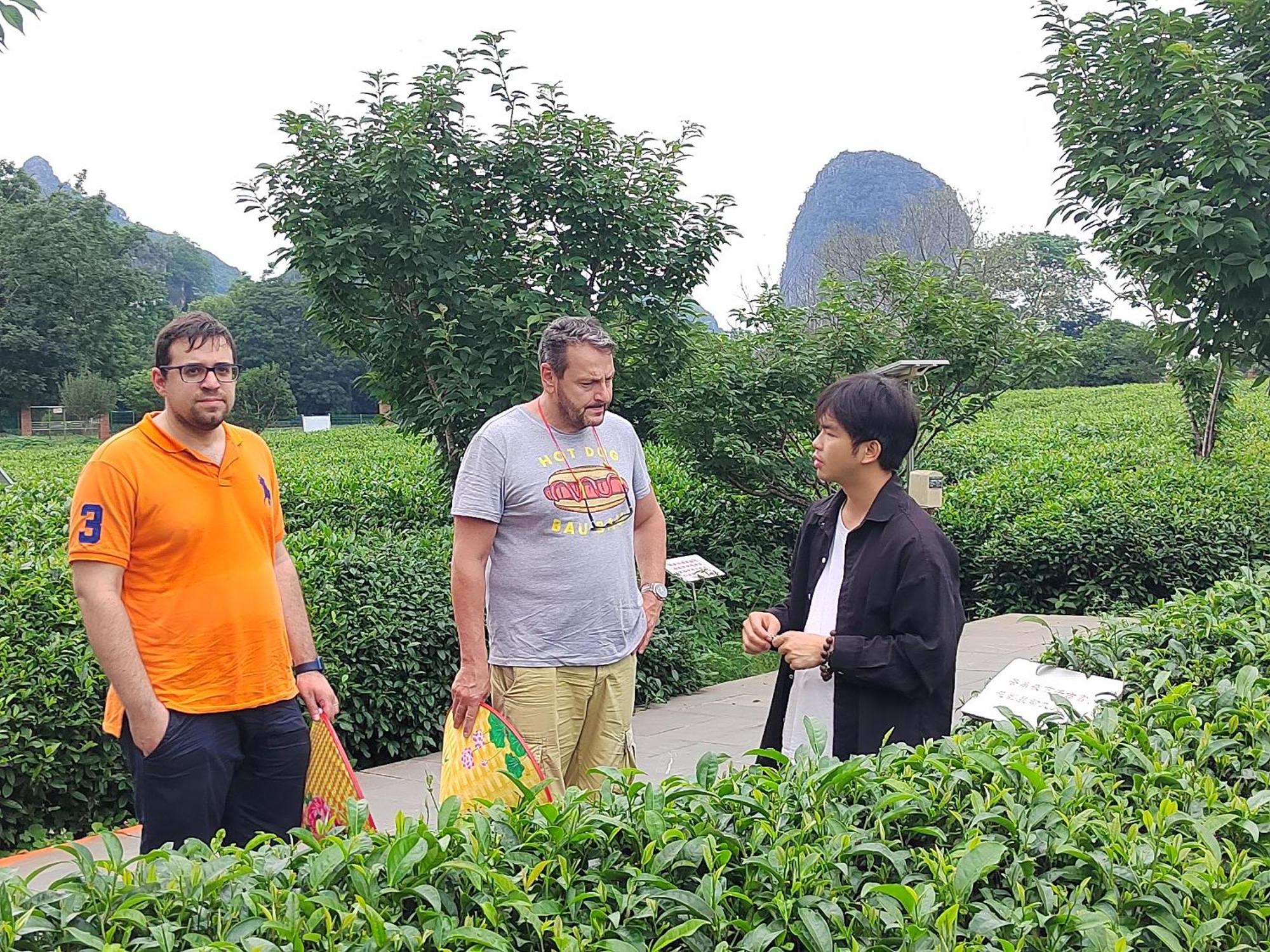 Guilin Heshe Lakeside Resort-Free Pick Up Service Stay Two Nights Exteriör bild
